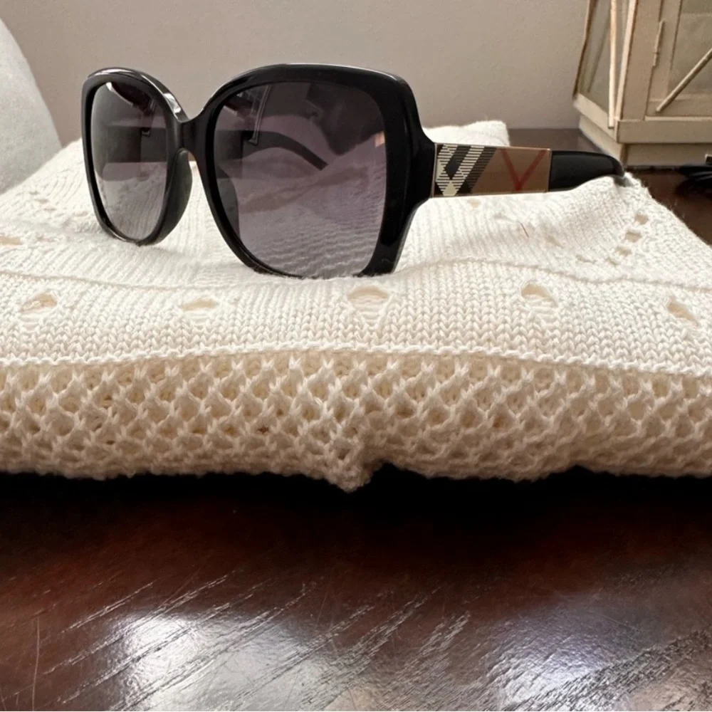-💫NWT BURBERRY sunglasses